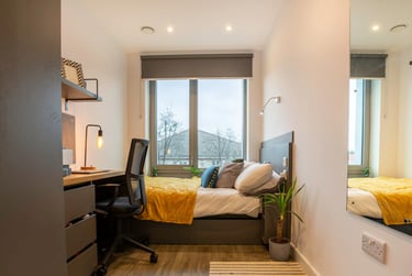 Silver Skyline En Suite at Great Court, 78 Rolls Road, Bermondsey, London, SE15DU - Image 1